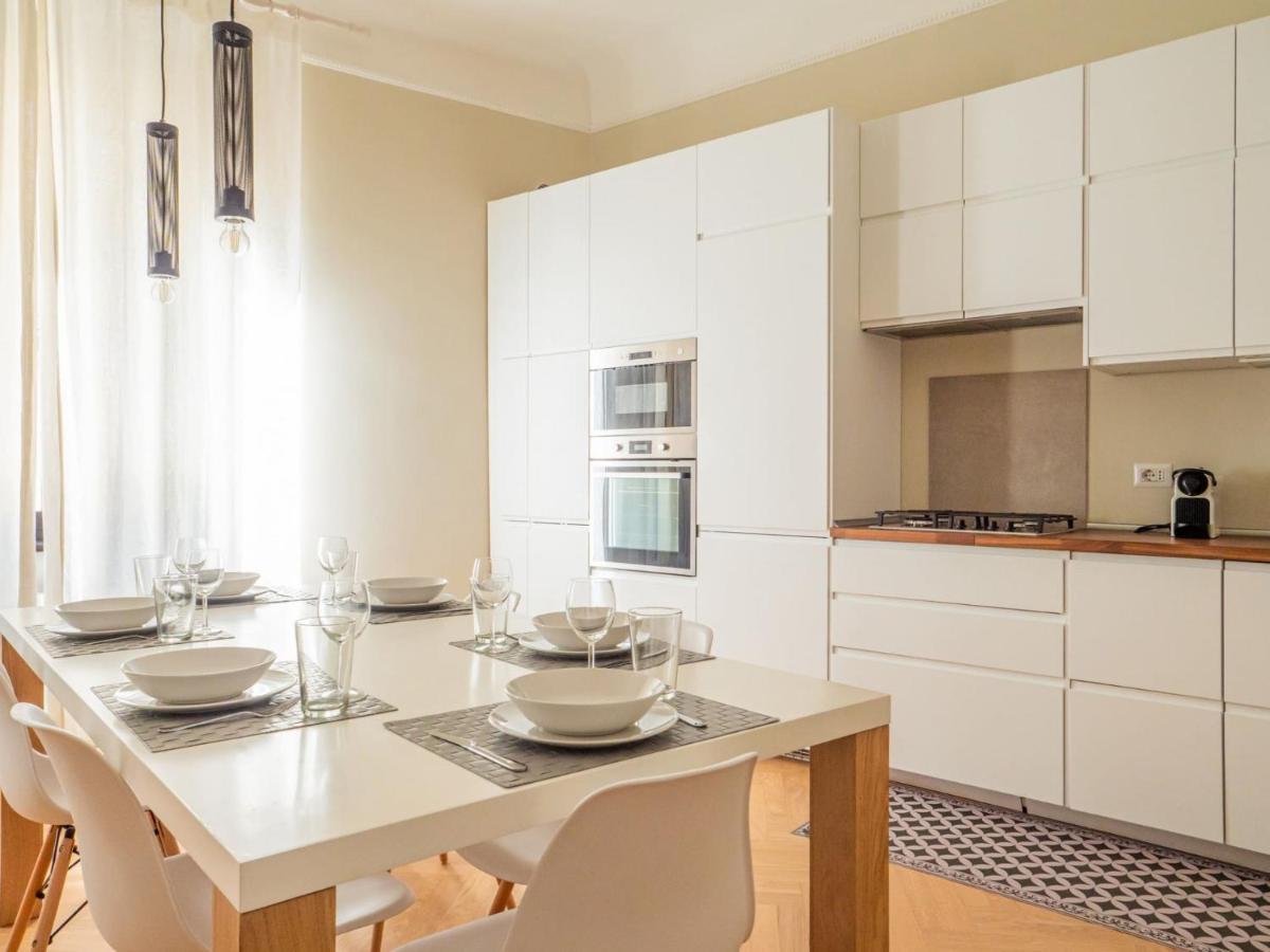 The Best Rent - Cozy Two-Bedrooms Apartment In Pasteur District Milan Bagian luar foto