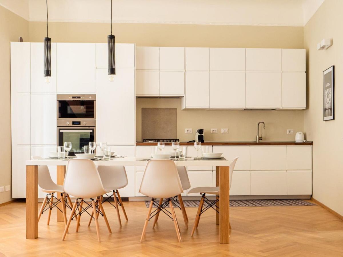 The Best Rent - Cozy Two-Bedrooms Apartment In Pasteur District Milan Bagian luar foto