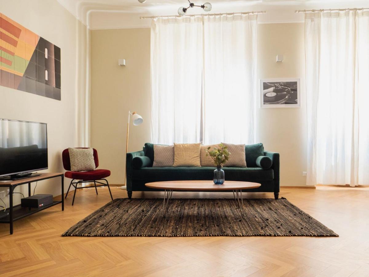 The Best Rent - Cozy Two-Bedrooms Apartment In Pasteur District Milan Bagian luar foto